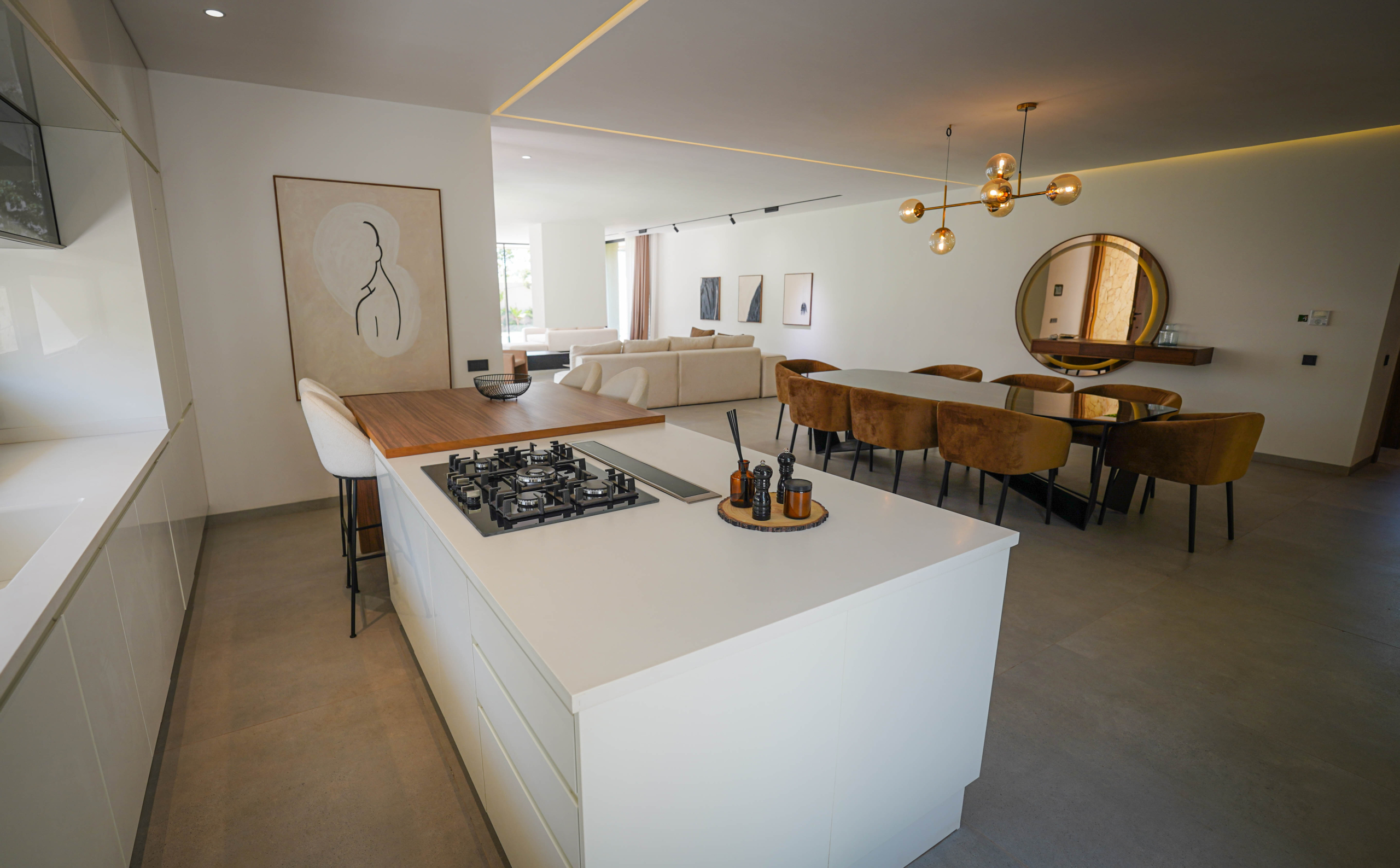 Intérieur de maison de luxe avec escaliers